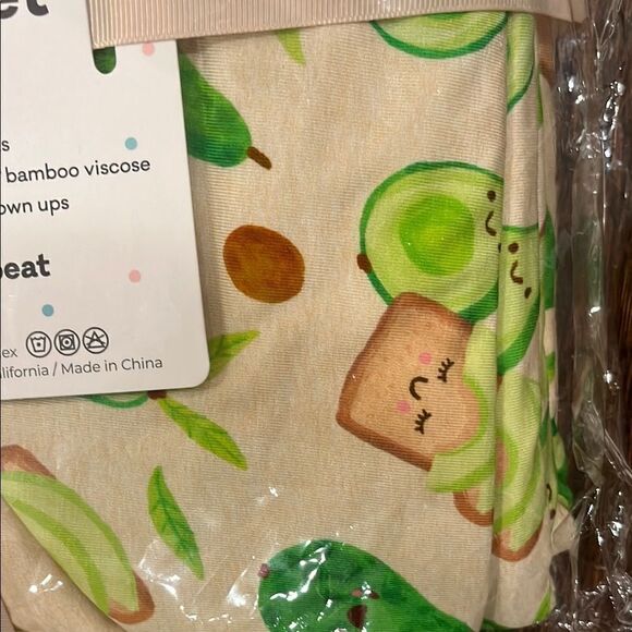 Little Sleepies Avocado Toast Cloud Blanket - Picture 4 of 8